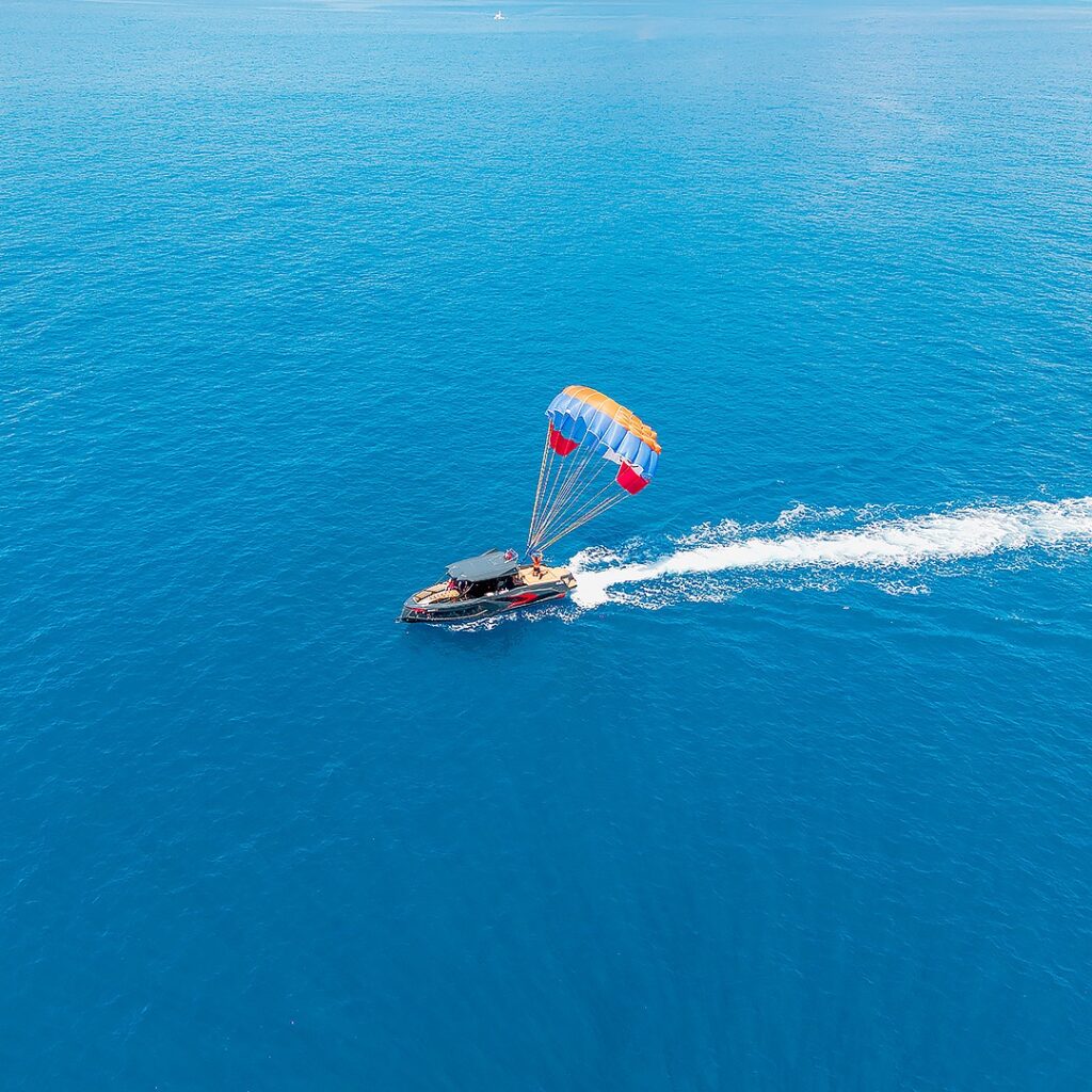 Raptor Parasailing Boat 1754996116072